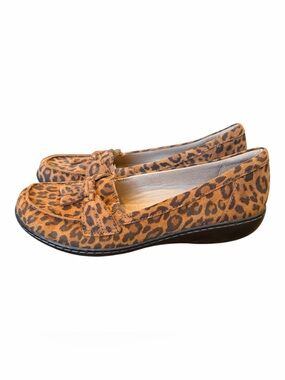 Clarks Women's Leopard Print Loafers in Tan and Brown